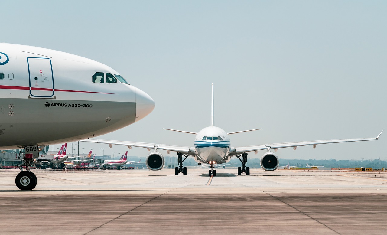 découvrez comment l'aviation durable transforme le secteur aérien en réduisant son empreinte carbone et en adoptant des pratiques écologiques. explorez les innovations technologiques et les initiatives qui visent à rendre les voyages aériens plus respectueux de l'environnement.